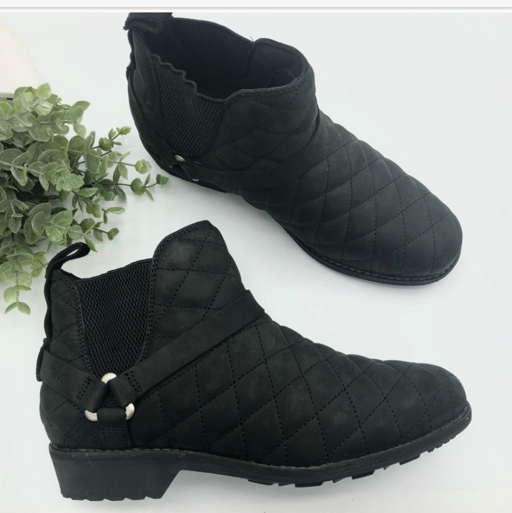 NEW w/out box TEVA "De La Vina Dos"